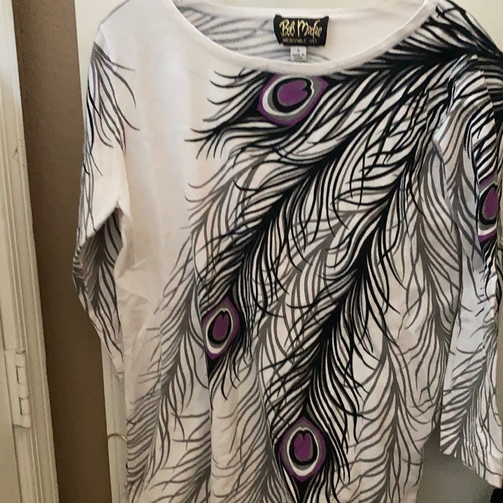 FINAL MARKDOWN Bob Mackie peacock tee small